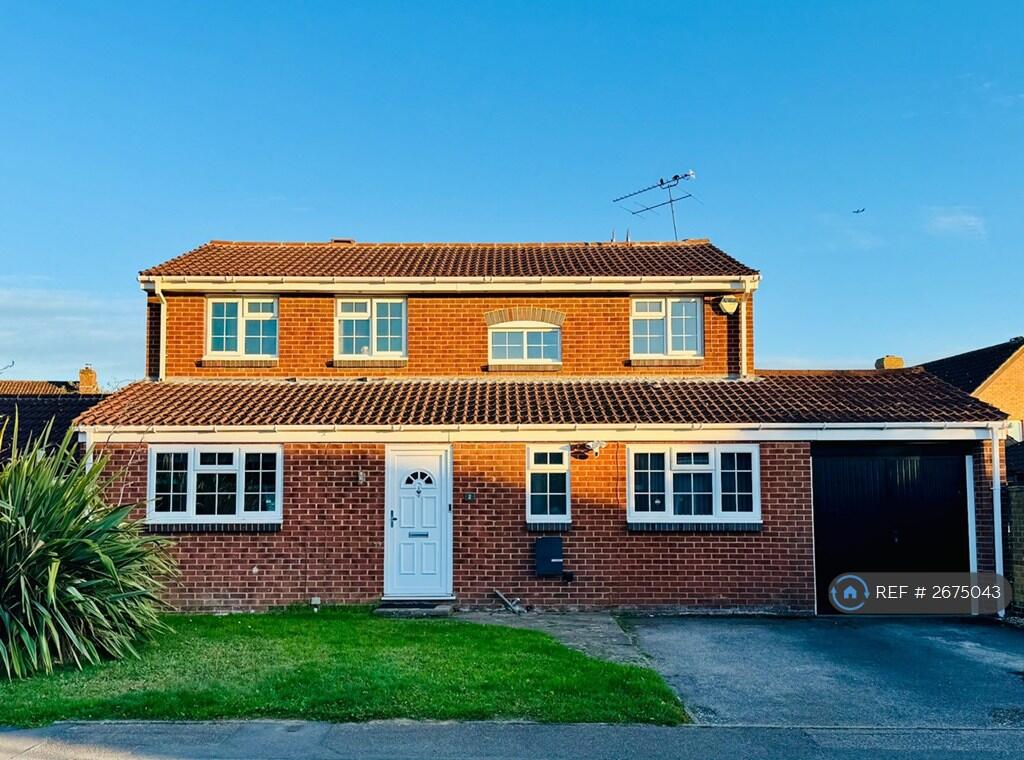 Main image of property: Bedford Close, Maidenhead, SL6