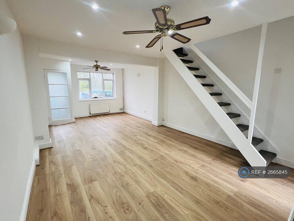 Main image of property: Commonside East, Mitcham, CR4