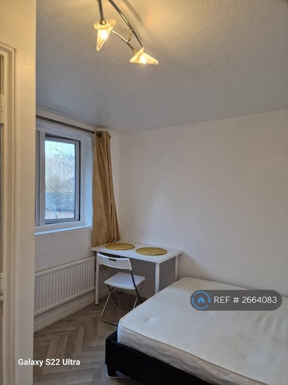 Main image of property: Shackleton Place, Oldbrook, Milton Keynes, MK6