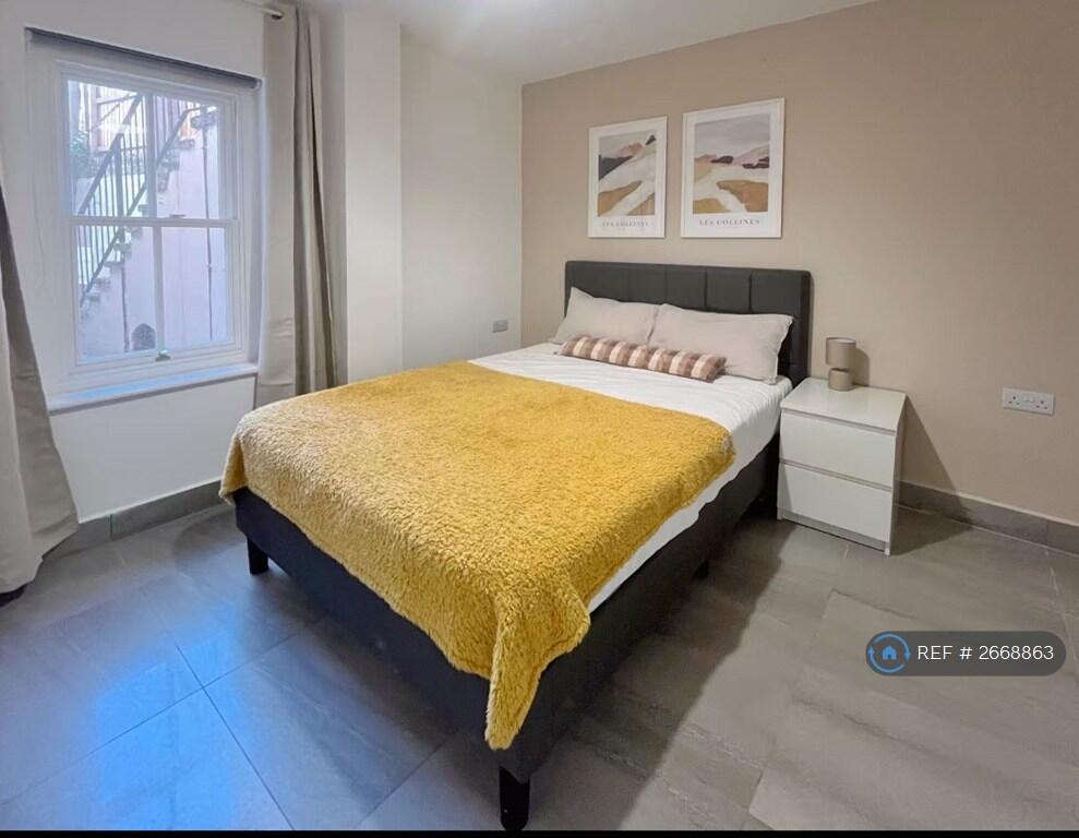 Main image of property: Chesterton Road, Cambridge, CB4