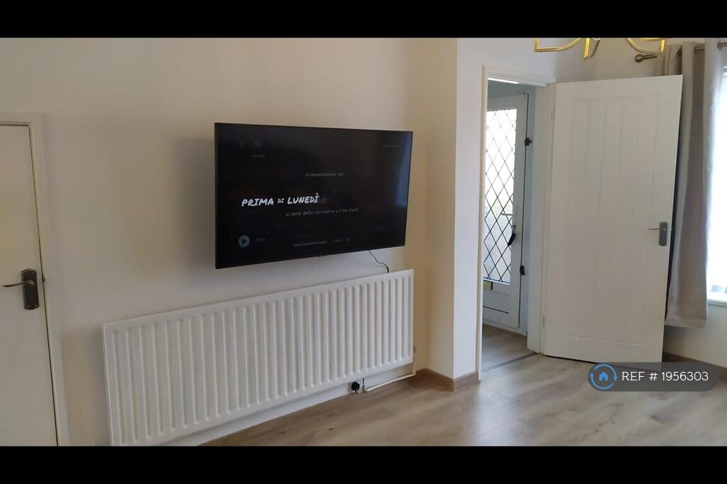 Main image of property: Wexford Avenue, Hull, HU9