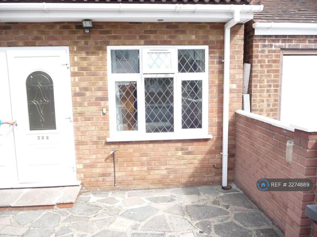 Main image of property: Park Avenue, Southall, UB1