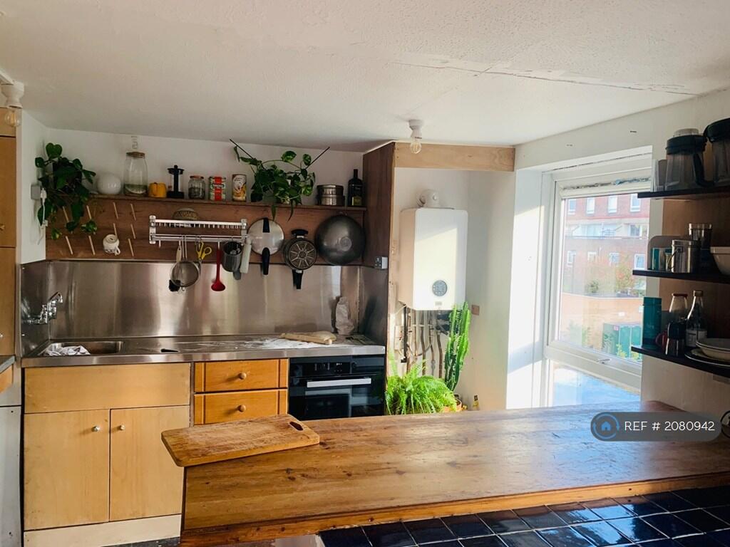 Main image of property: Aldington Court, London, E8