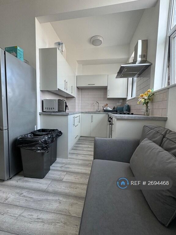 Main image of property: Queens Road, Beeston, NG9