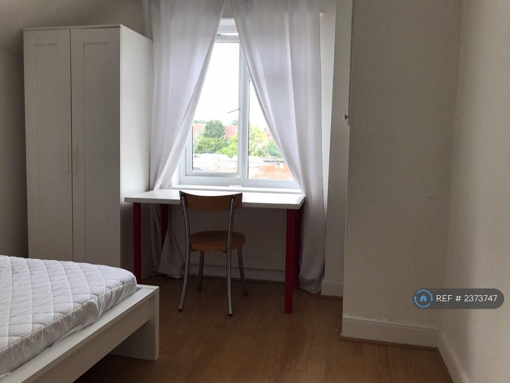 Main image of property: Steventon Road, London, W12