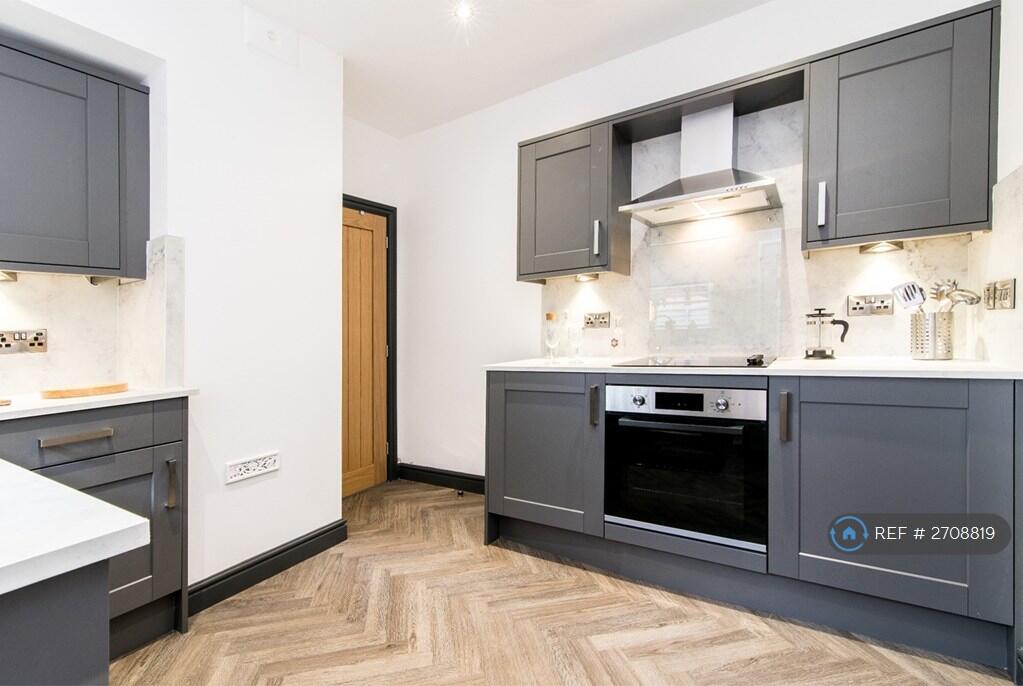 Main image of property: Newcastle Avenue, Worksop, S80