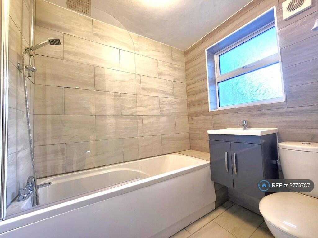 Main image of property: The Avenue, London, E4