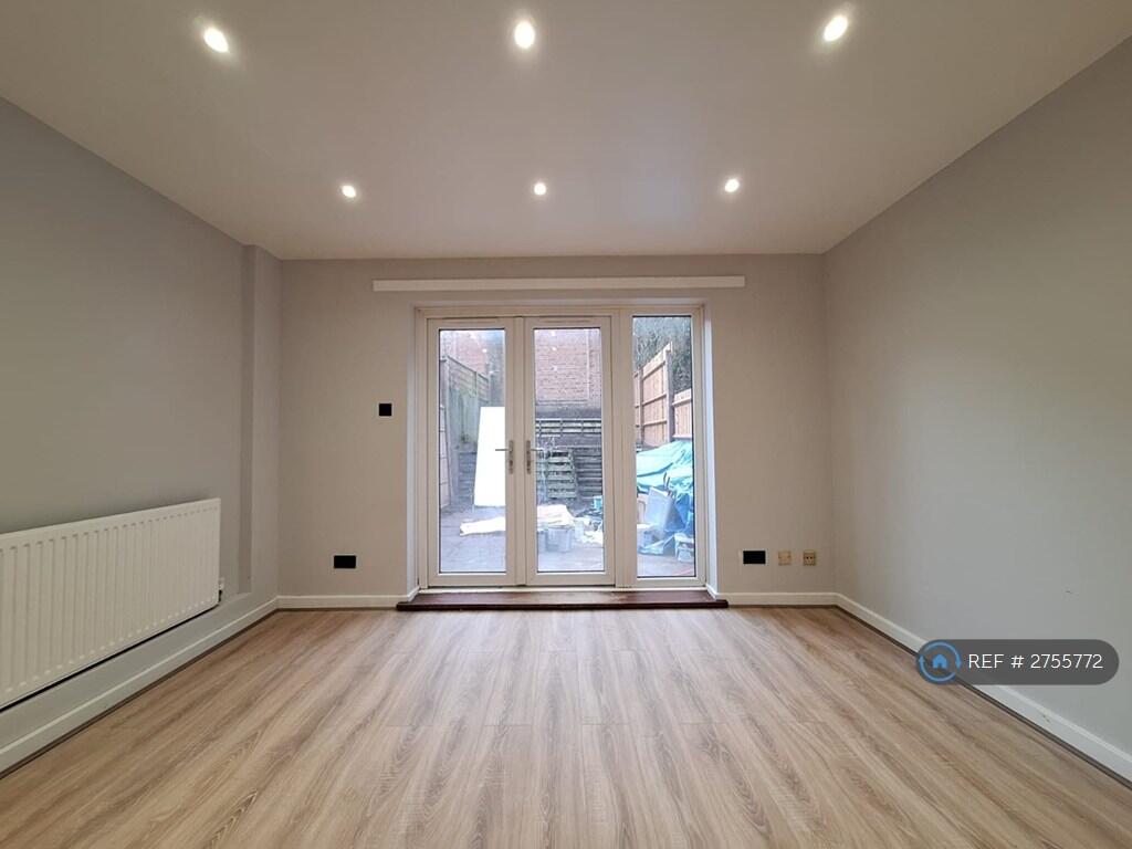 Main image of property: Ching Way, London, E4