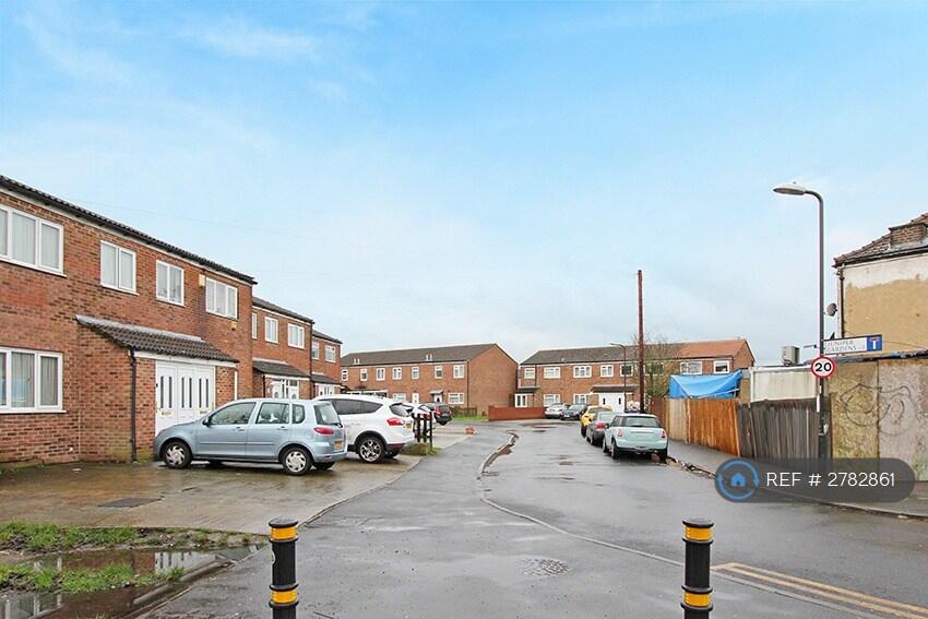 Main image of property: Juniper Gardens, London, SW16