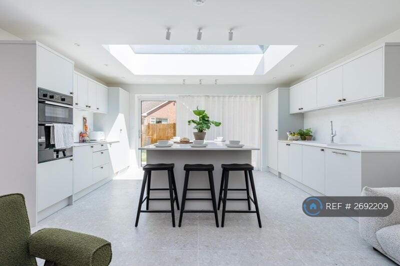 Main image of property: Broad Street, Guildford, GU3