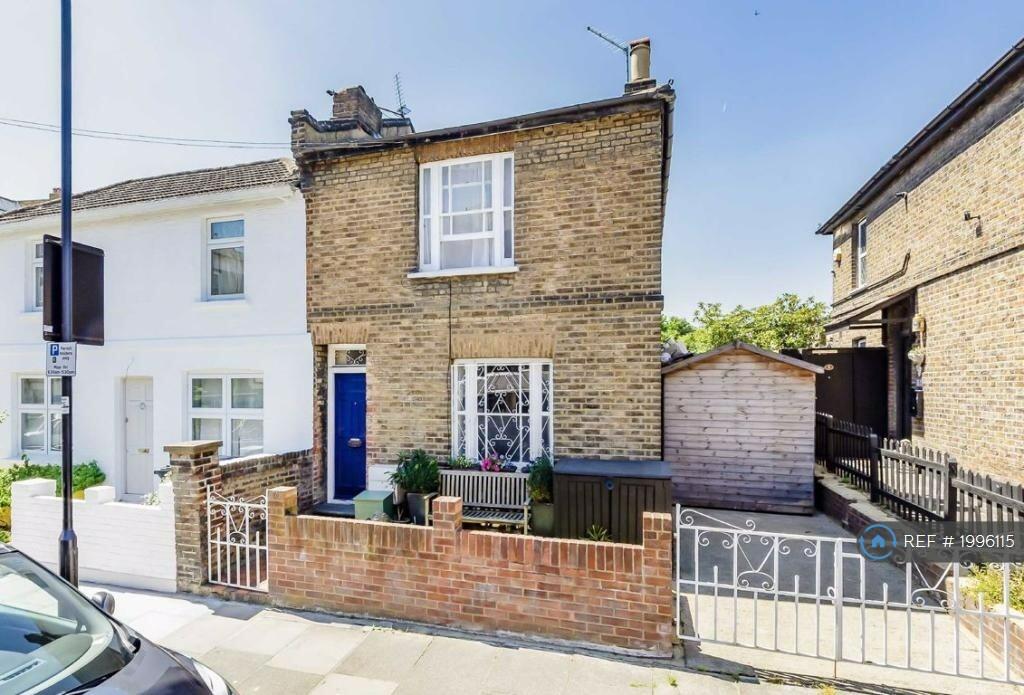 2 bedroom semi-detached house for rent in Myrtle Road, London, W3