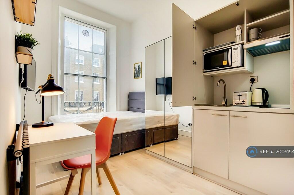 Studio flat for rent in Gloucester Place, London, NW1