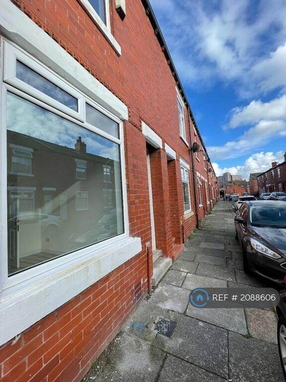 2 bedroom terraced house for rent in Richardson Road, Eccles, Manchester, M30