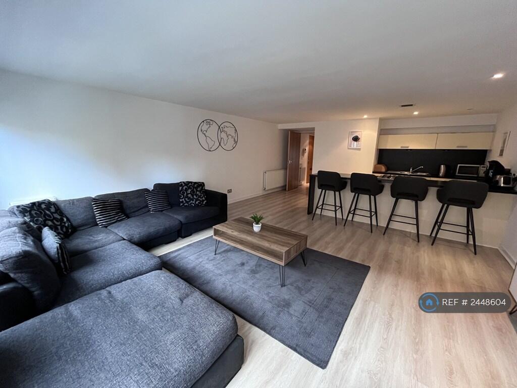 Main image of property: High Street, Glasgow, G1