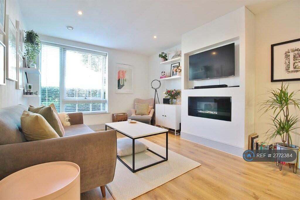 Main image of property: Union Lane, Isleworth, TW7