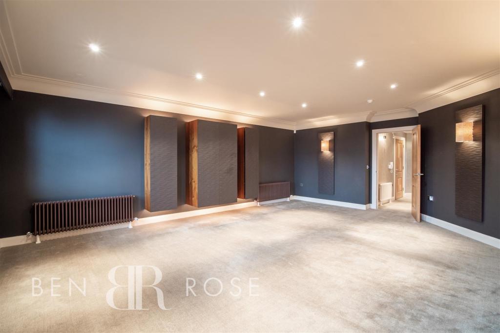 3 bedroom apartment for sale in Windsor Road, Chorley, PR7