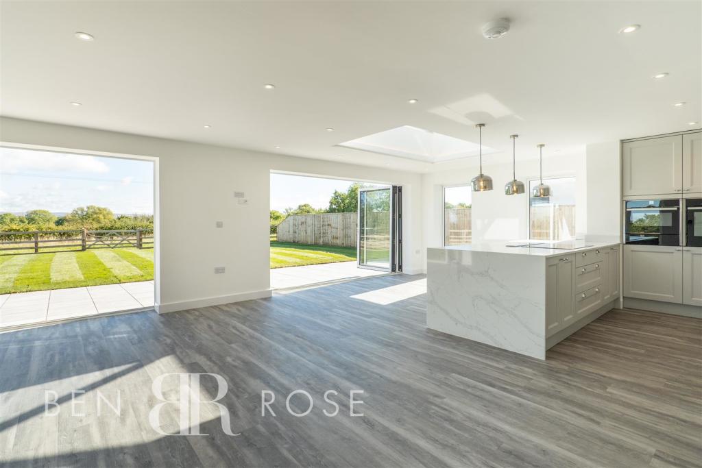 4 bedroom detached house for sale in Wood Lane, Heskin, Chorley, PR7