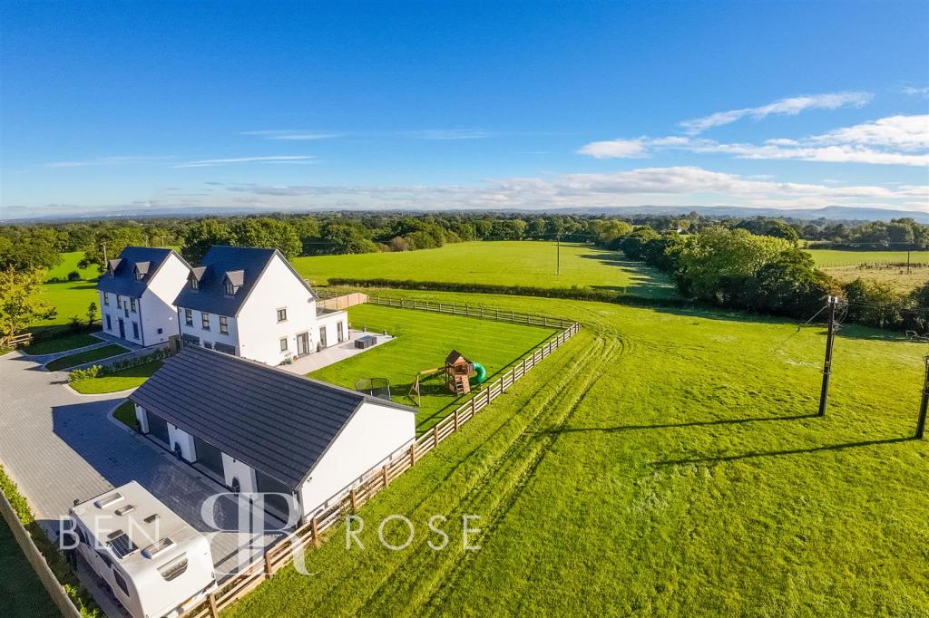 4 bedroom detached house for sale in Wood Lane, Heskin, Chorley, PR7