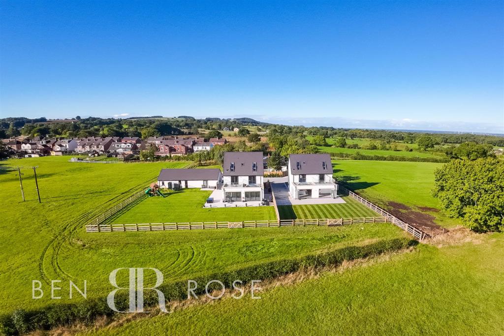 4 bedroom detached house for sale in Wood Lane, Heskin, Chorley, PR7