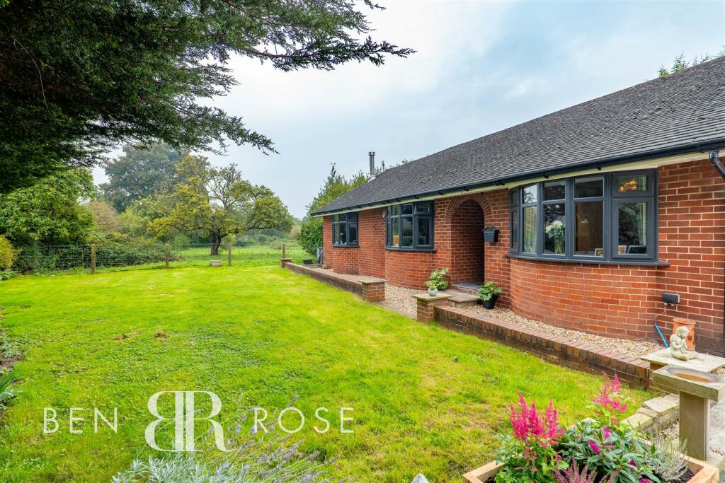 3 bedroom detached bungalow for sale in Dawbers Lane, Euxton, Chorley, PR7