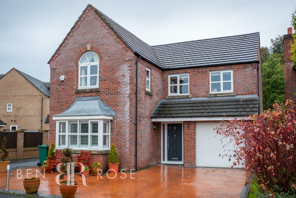 4 bedroom detached house for sale in Ferrier Grove, Chorley, PR6