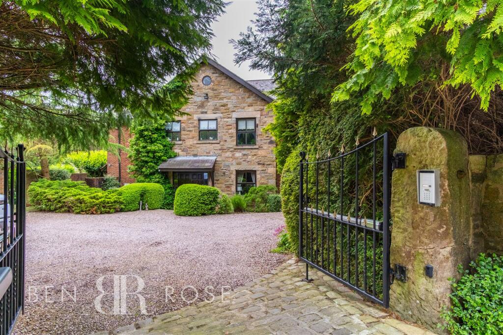 5 bedroom detached house for sale in Millwood Close, Withnell, Chorley, PR6