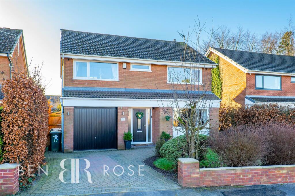 4 bedroom detached house for sale in Castle House Lane, Adlington, Chorley, PR7