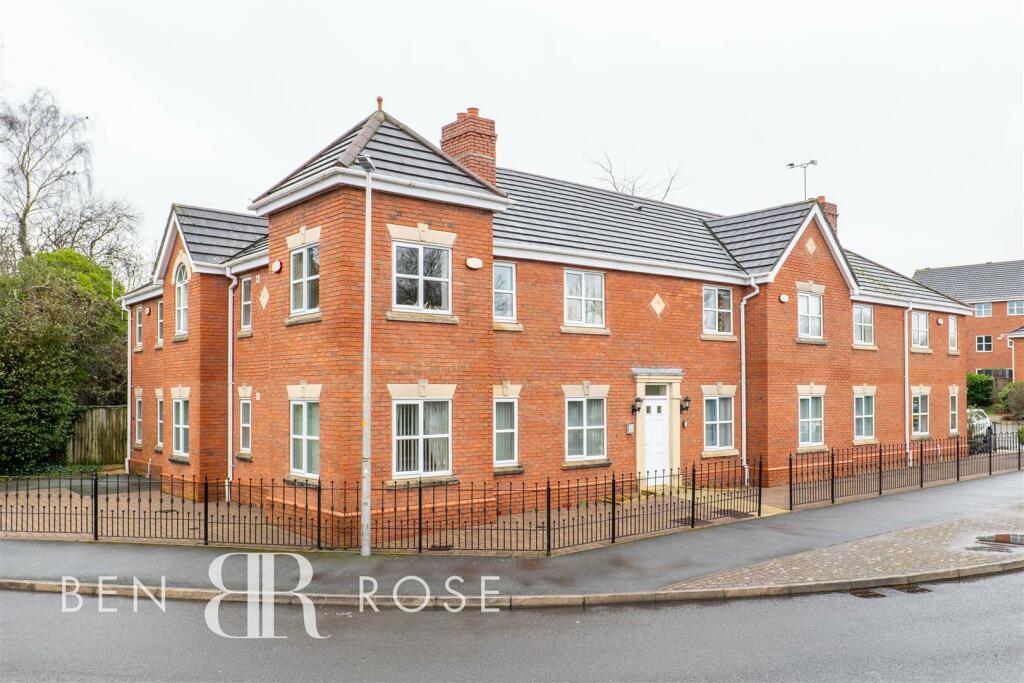 2 bedroom flat for sale in Herons Wharf, Appley Bridge, Wigan, WN6