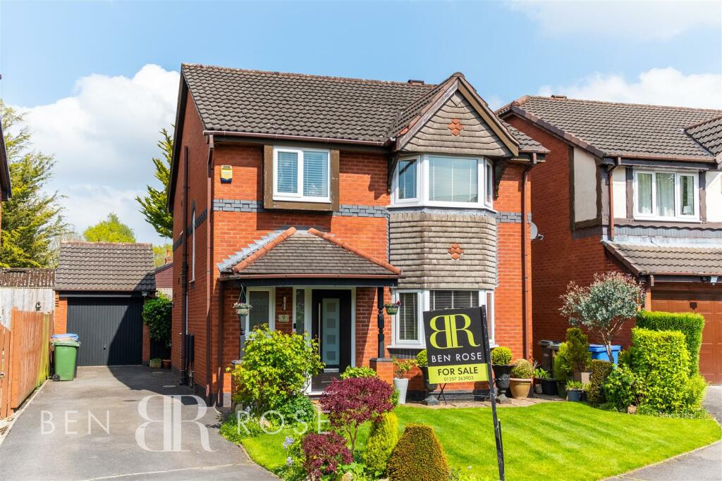 4 bedroom detached house for sale in Orchard Close, Euxton, Chorley, PR7