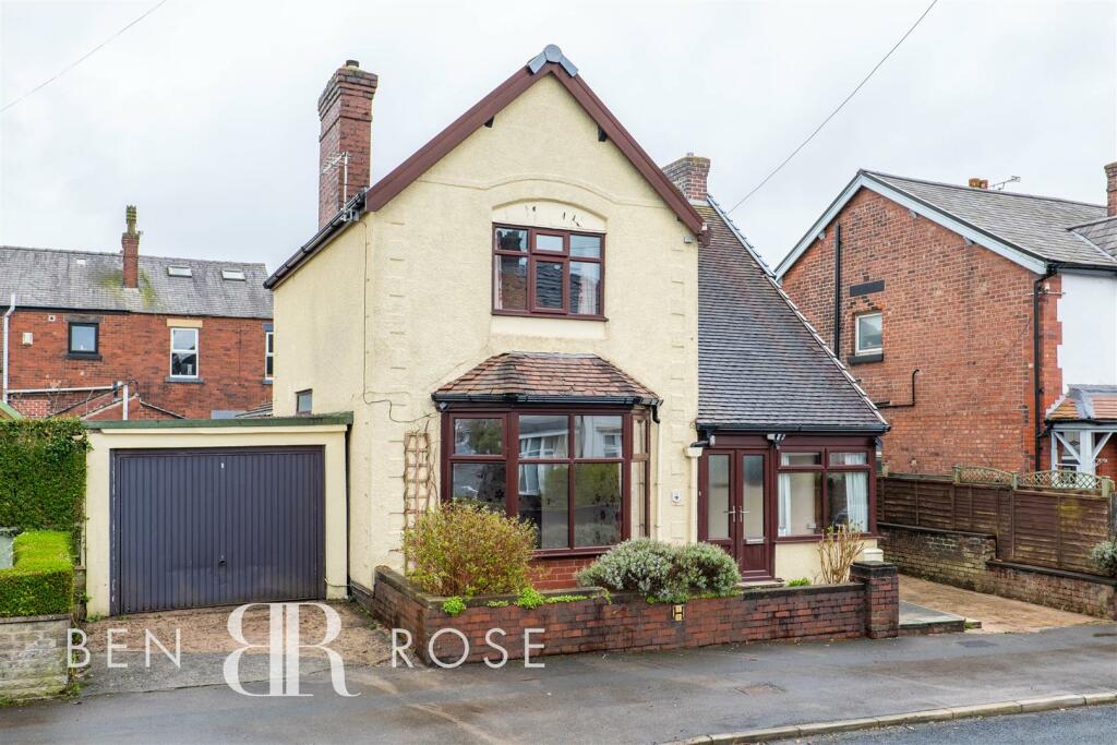 4 bedroom detached house for sale in Highfield Road South, Chorley, PR7