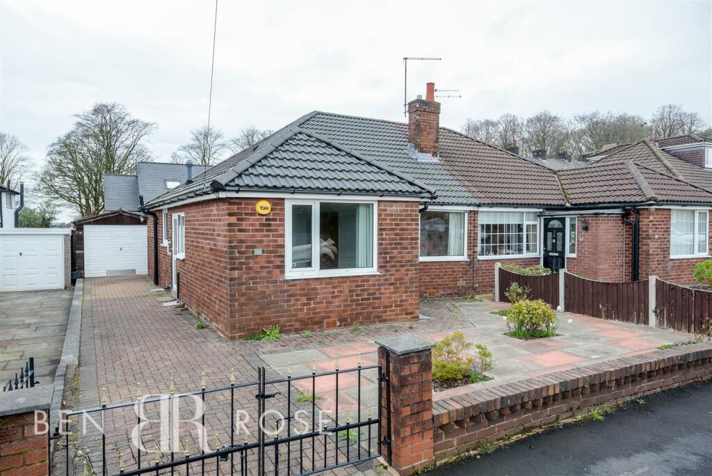 2 bedroom semidetached bungalow for sale in Anglezarke Road, Adlington