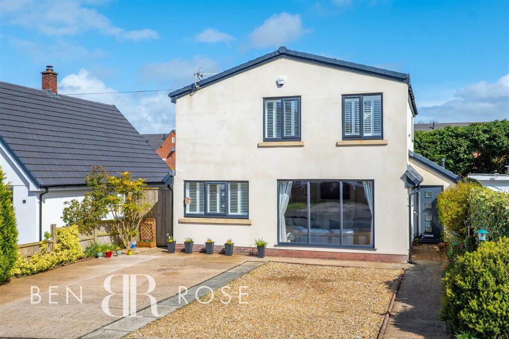 4 bedroom detached house for sale in The Warings, Heskin, Chorley, PR7