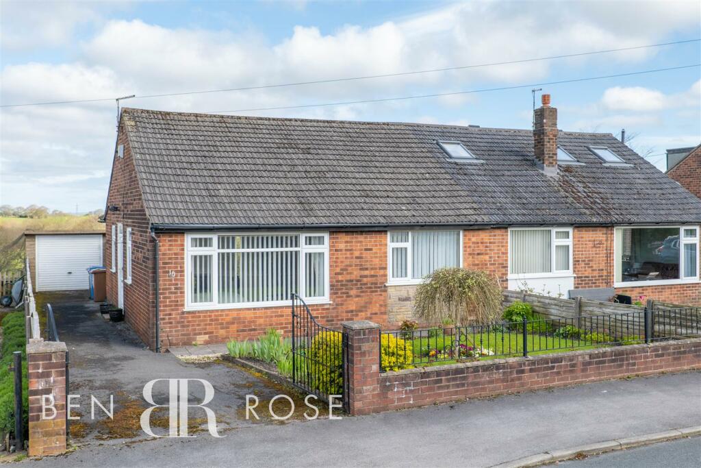 2 bedroom semidetached bungalow for sale in Lawton Close, Wheelton