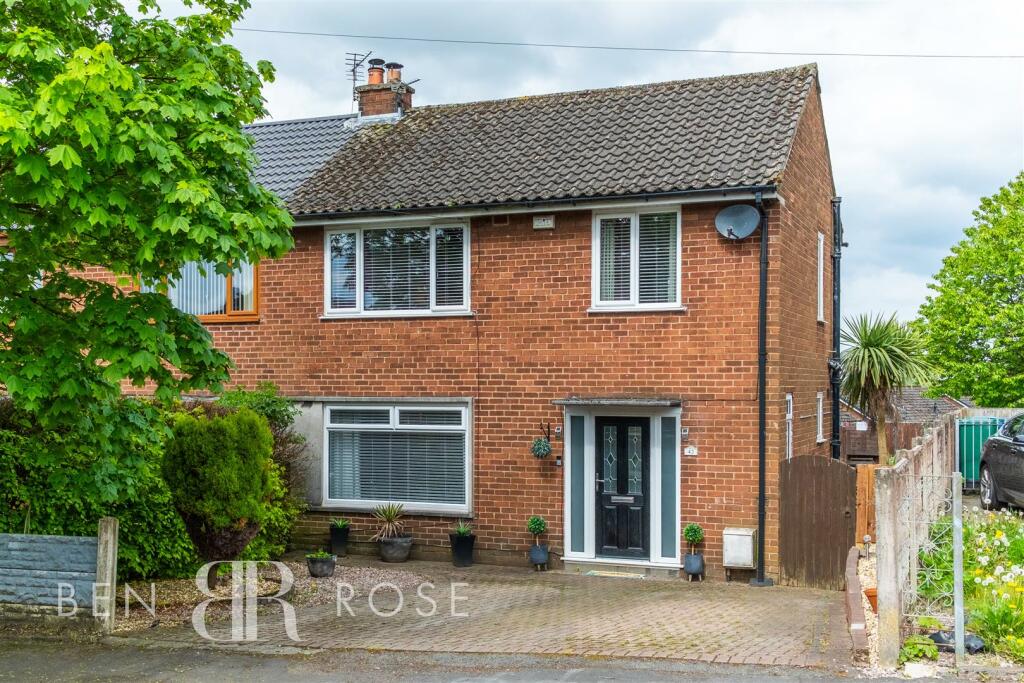 3 bedroom semidetached house for sale in Chester Place, Adlington