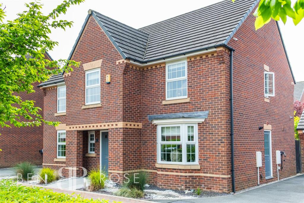 4 bedroom detached house for sale in Patricroft Drive, Buckshaw Village