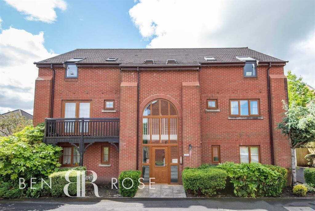 2 bedroom flat for rent in Jubilee Road, Walmer Bridge, PR4