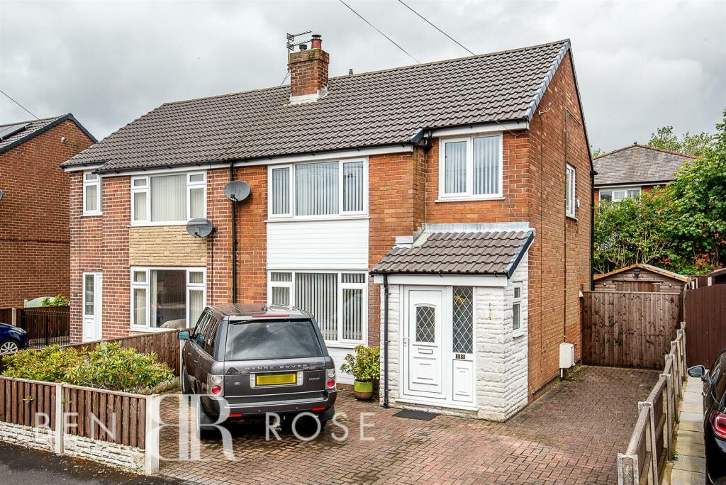 3 bedroom semidetached house for sale in Birch Road, Coppull, Chorley, PR7