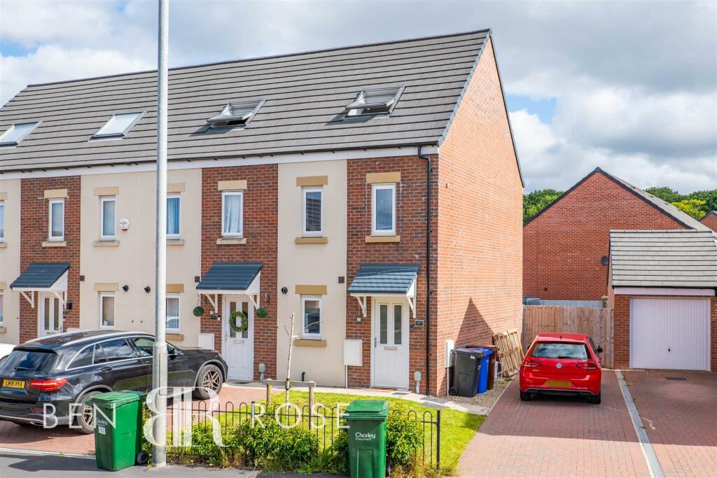 3 bedroom end of terrace house for sale in Brookwood Way, Chorley, PR7