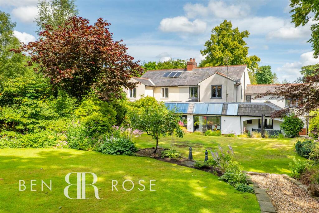 5 bedroom semidetached house for sale in Withnell Fold, Withnell