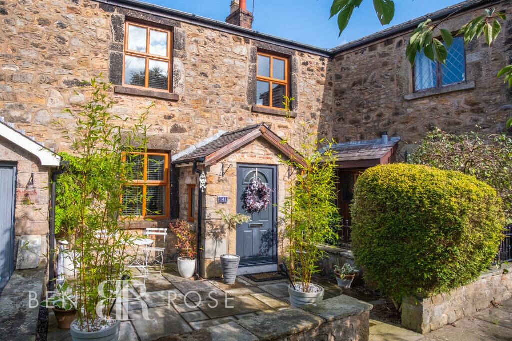 3 bedroom terraced house for sale in Chorley Old Road, WhittleLeWoods