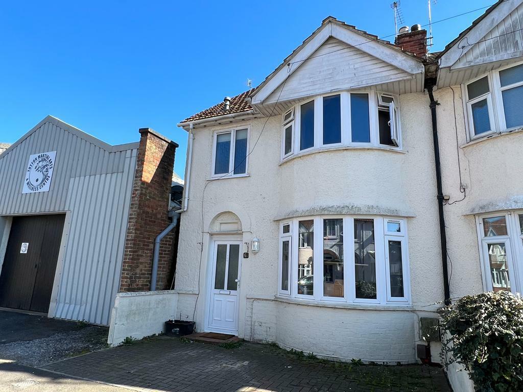 Property for sale in Mill Road, Totton, Southampton, Hampshire, SO40 3AE, SO40