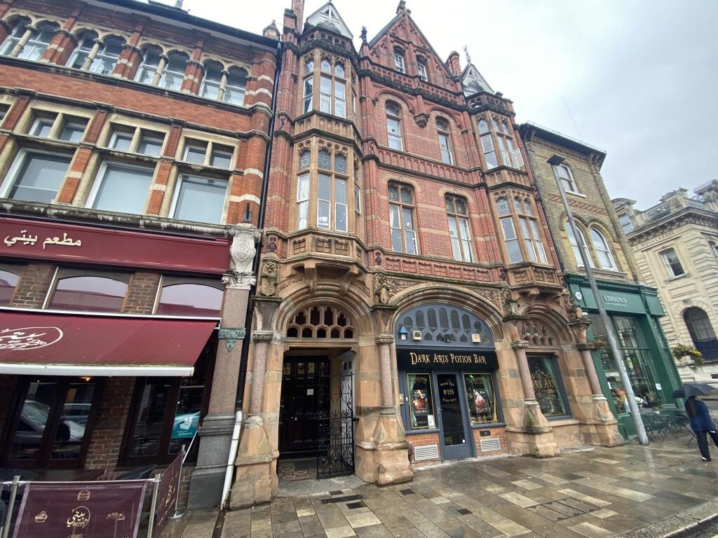 Main image of property: 125 High Street, Southampton, Hampshire, SO14 2AA