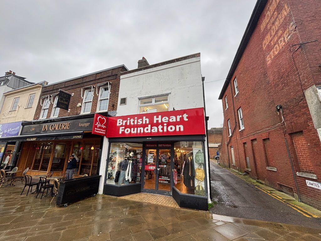 Main image of property: 51/51a West Street, Fareham, Hampshire, PO16 0AT