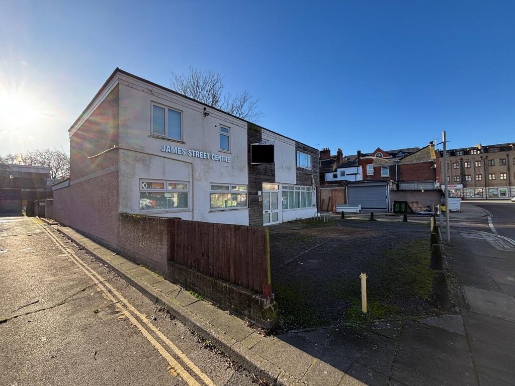Main image of property: 2 James Street, Southampton, Hampshire, SO14 1PJ