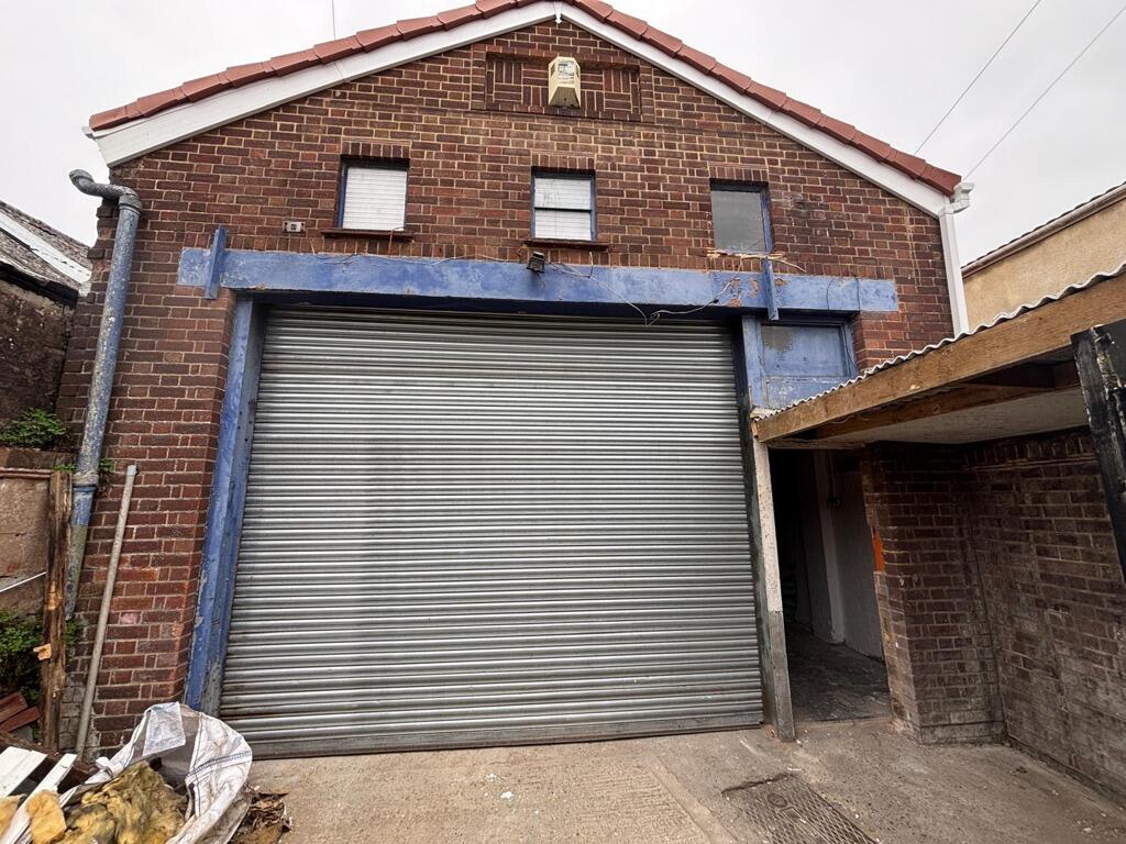 Main image of property: Rear Workshop Facing Lisbon Road, 158-160 Shirley Road, Southampton, Hampshire, SO15 3FP