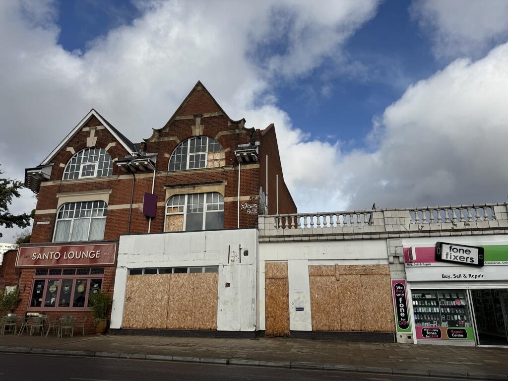 Main image of property: 425-427 Shirley Road, Southampton, Hampshire, SO15 3JF