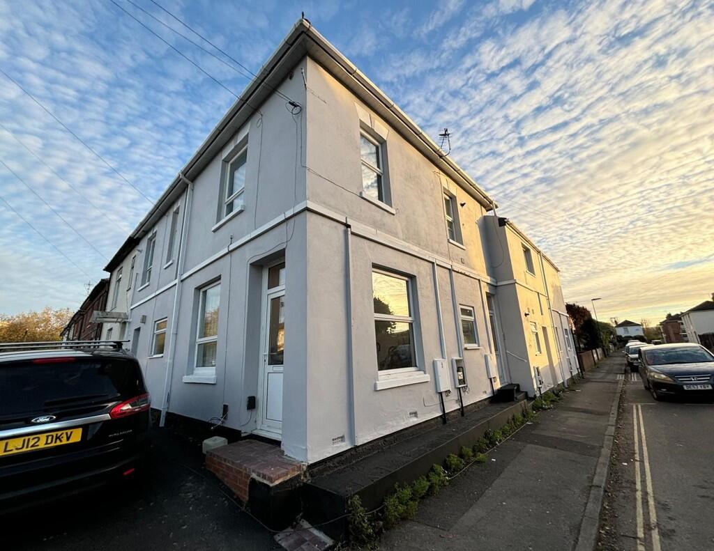 Main image of property: 42-44 Millbrook Road East, Southampton, Hampshire, SO15 1HY