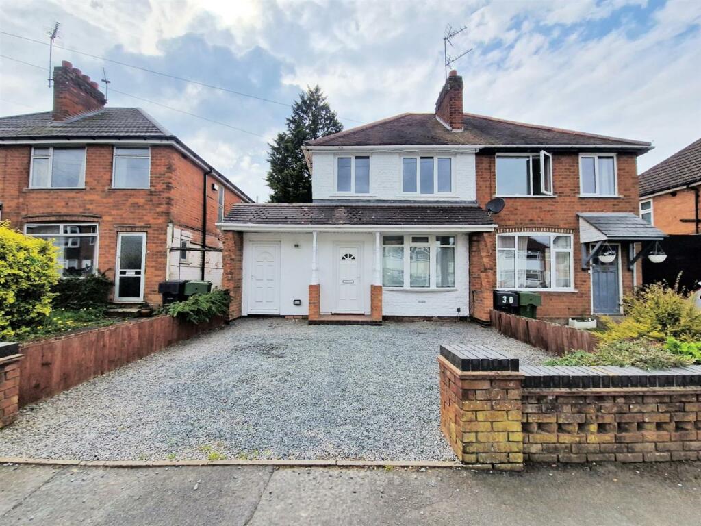 3 bedroom semidetached house for sale in Beverley Road, Rubery, Worcestershire, B45