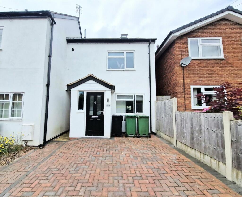 3 bedroom semidetached house for rent in Carlyle Road, Aston Fields