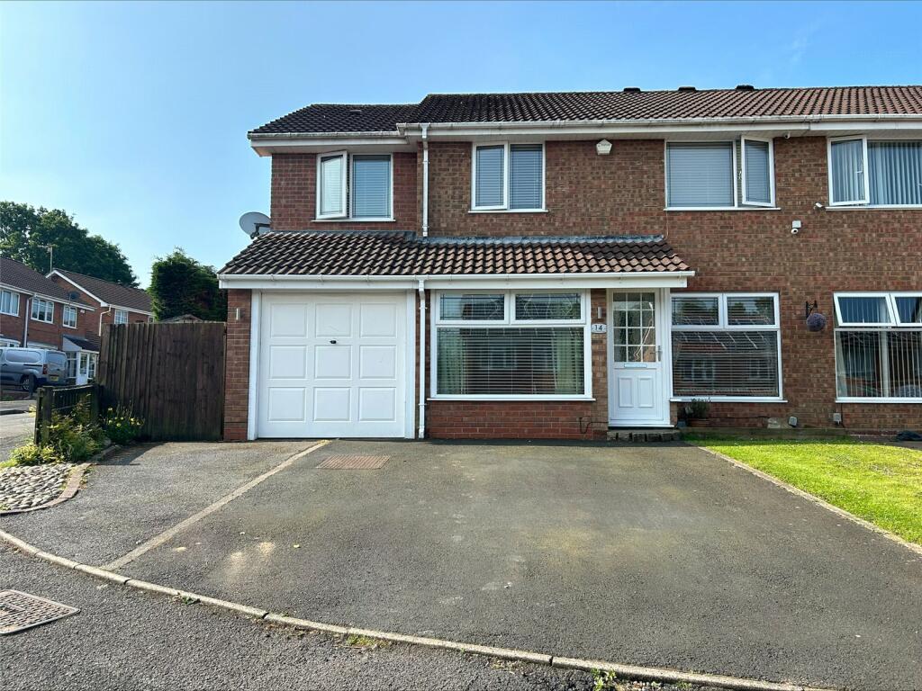 4 bedroom semidetached house for sale in Woodham Close, Rubery